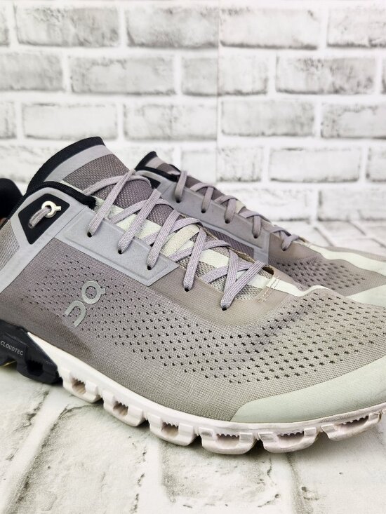 On Running Cloudflow 3.0 Men\'s Sz 12.5 Gray Yellow Athletic Lightweight Sneakers